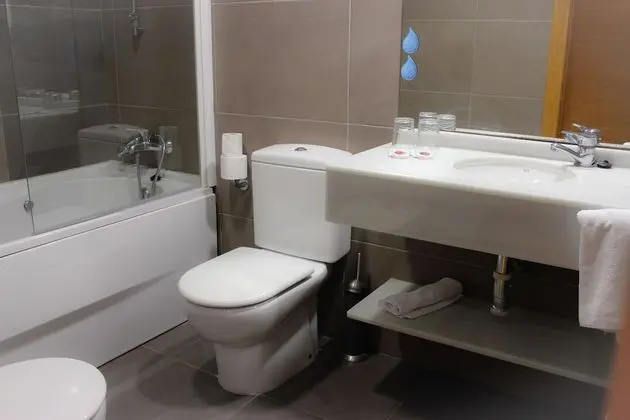 Comfort Tek Büyük veya İki Ayrı Yataklı Oda