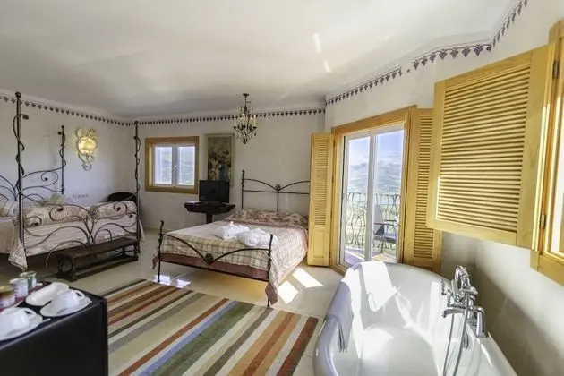 Family Dört Kişilik Oda