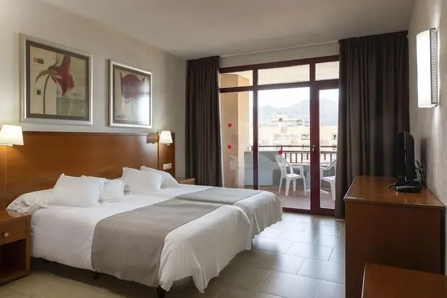 Standard Tek Büyük Yataklı Oda, Teras (2 adults + 2 children)