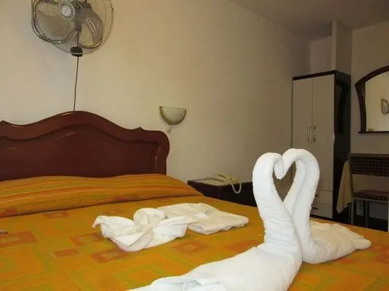 Standard Tek Büyük Yataklı Oda