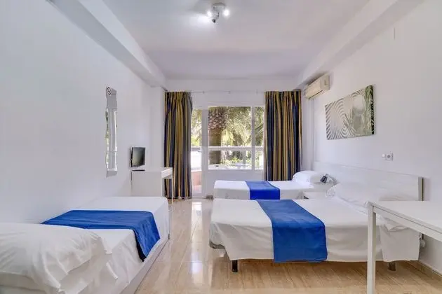 Stüdyo, Havuz Manzaralı