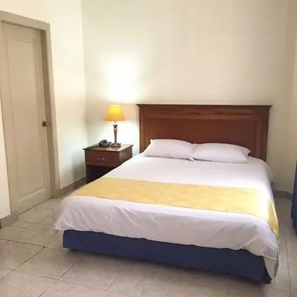 Tek Büyük Yataklı Oda