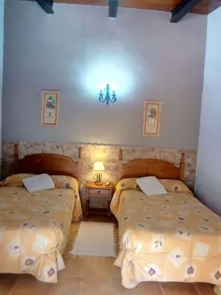 Tek Büyük Yataklı Oda, 2 Tek Kişilik Yatak