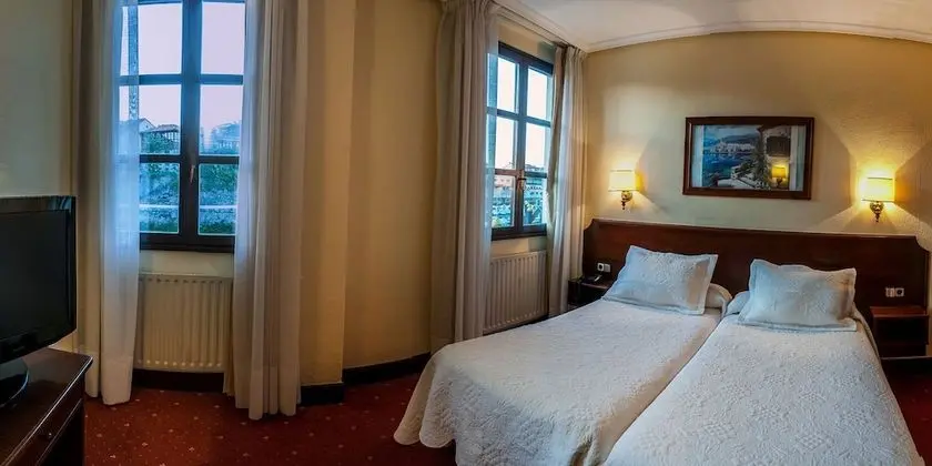 Standard Tek Büyük veya İki Ayrı Yataklı Oda, Liman Manzaralı