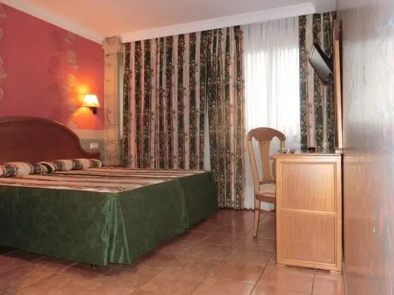 Tek Büyük Yataklı Oda (with extra bed)
