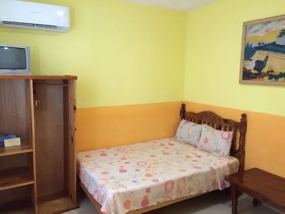 Tek Büyük Yataklı Oda, 2 Çift Kişilik Yatak