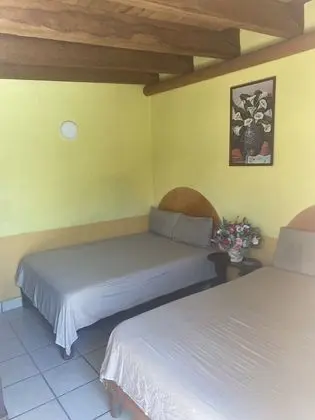 Tek Büyük Yataklı Oda, 2 Çift Kişilik Yatak