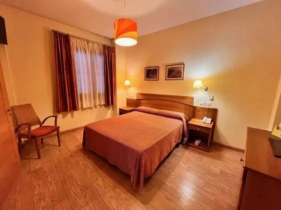 Tek Büyük veya İki Ayrı Yataklı Oda