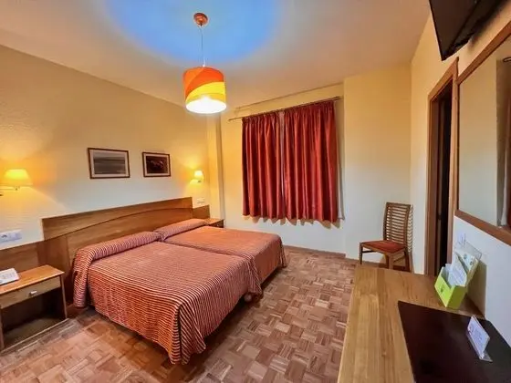 Tek Büyük veya İki Ayrı Yataklı Oda