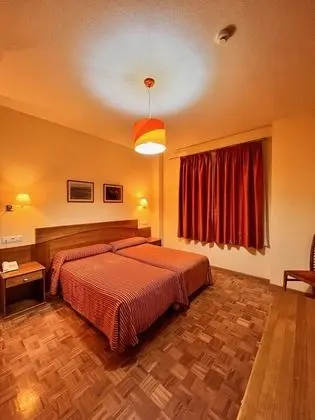 Tek Büyük veya İki Ayrı Yataklı Oda