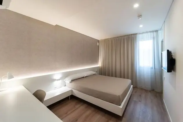 Büyük Yataklı Tek Kişilik Oda