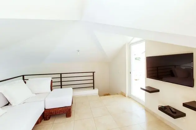 Deluxe Apart Daire, 2 Yatak Odası, Havuz Manzaralı, Havuz Kenarı