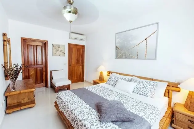 Deluxe Çatı Katı Süiti (Penthouse), 3 Yatak Odası, Havuz Manzaralı, Havuz Kenarı