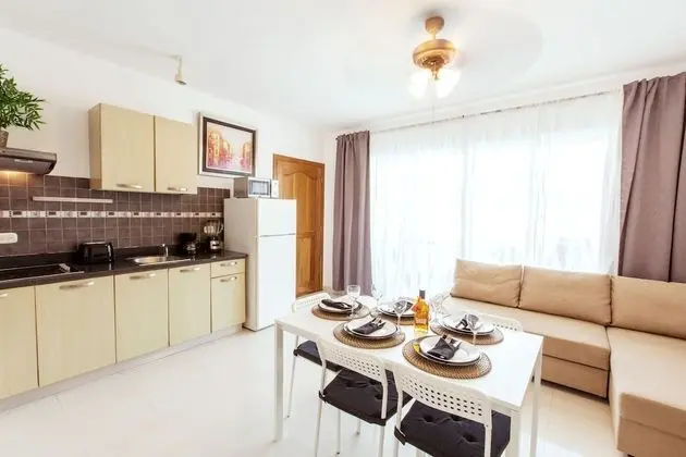 Deluxe Çatı Katı Süiti (Penthouse), 3 Yatak Odası, Havuz Manzaralı, Havuz Kenarı