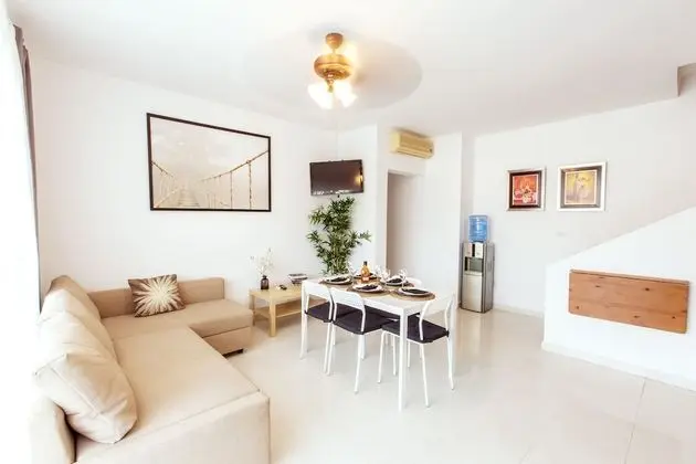 Deluxe Çatı Katı Süiti (Penthouse), 3 Yatak Odası, Havuz Manzaralı, Havuz Kenarı