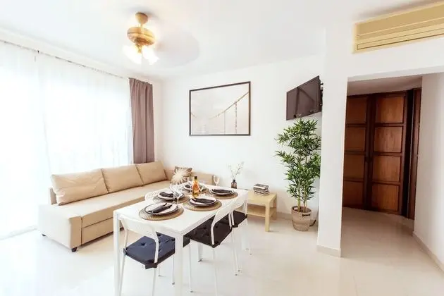 Deluxe Çatı Katı Süiti (Penthouse), 3 Yatak Odası, Havuz Manzaralı, Havuz Kenarı