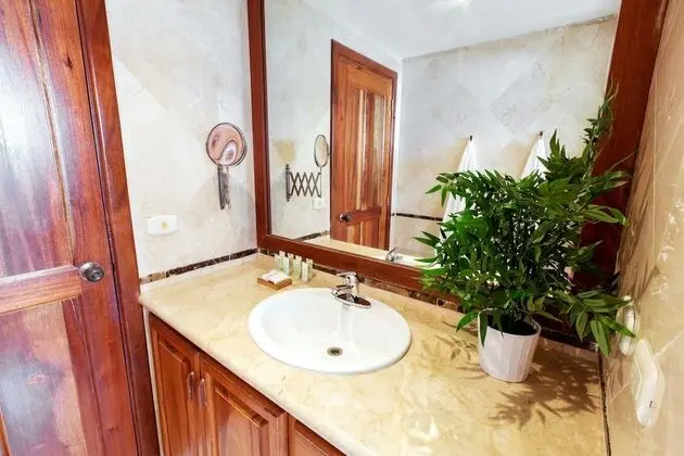 Deluxe Çatı Katı Süiti (Penthouse), 3 Yatak Odası, Havuz Manzaralı, Havuz Kenarı