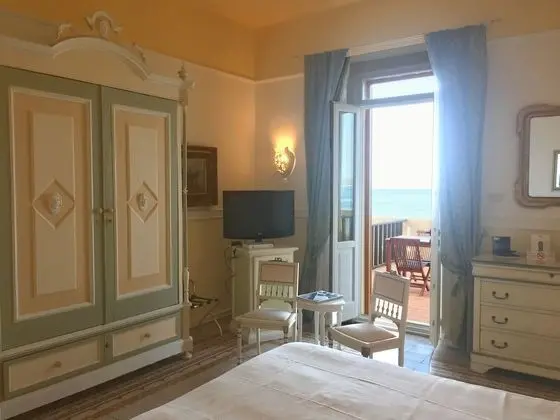 Tek Büyük Yataklı Oda, Balkon, Deniz Manzaralı