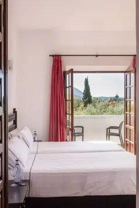 Tek Büyük veya İki Ayrı Yataklı Oda