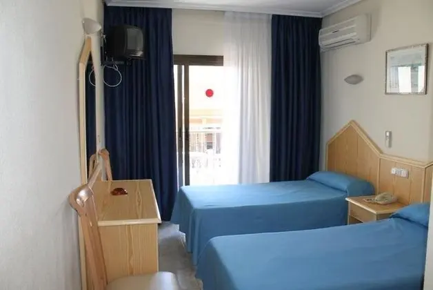 Tek Büyük Yataklı Oda (3 Adults)
