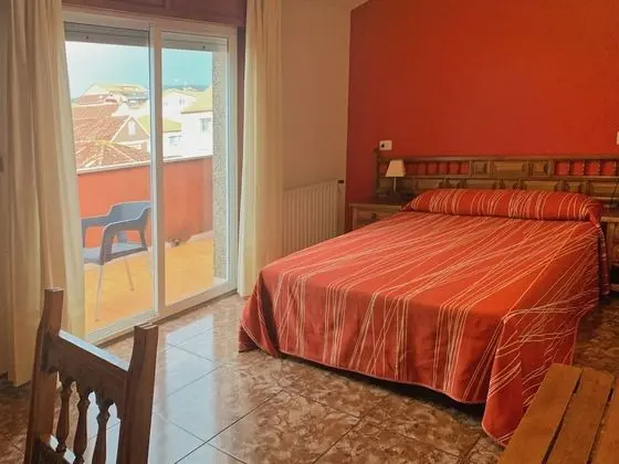Tek Büyük Yataklı Oda, 1 Çift Kişilik Yatak, Balkon, Avlu Manzaralı