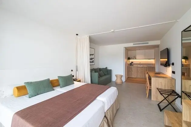 Deluxe Stüdyo, Teras