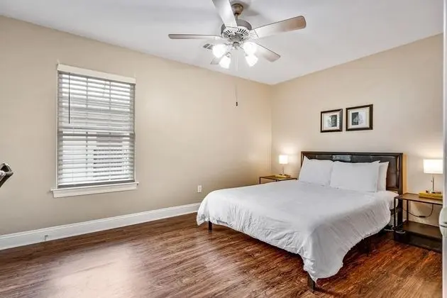 Apart Daire (LaSalle 1A/2A · Enormous Gated Apart)