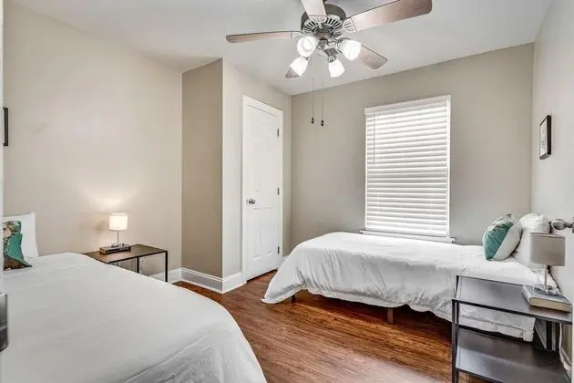 Apart Daire (LaSalle 1A/2A · Enormous Gated Apart)