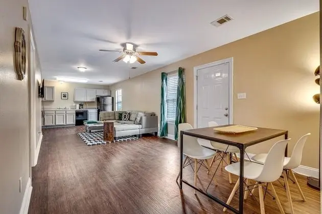 Apart Daire (LaSalle 1A/2A · Enormous Gated Apart)