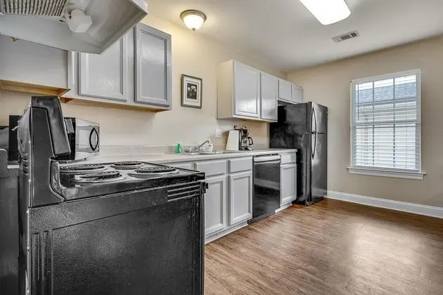 Apart Daire (LaSalle 1A/2A · Enormous Gated Apart)