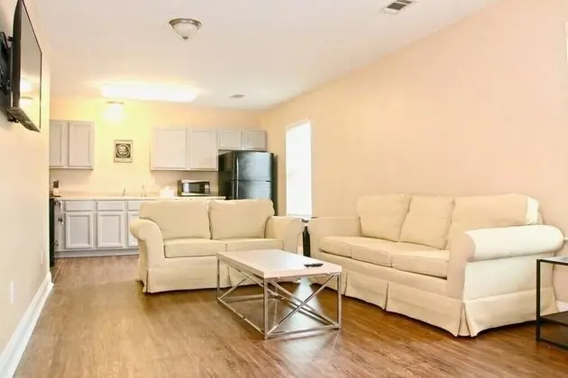 Apart Daire (LaSalle 1A/2A · Enormous Gated Apart)