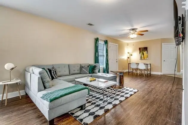 Apart Daire (LaSalle 1A/2A · Enormous Gated Apart)