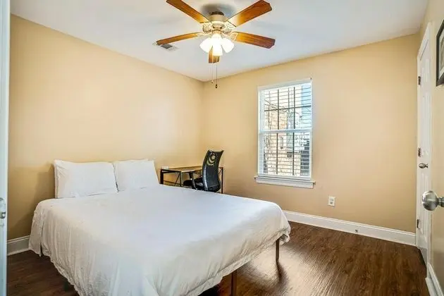 Apart Daire (LaSalle 1B · Centrally Located, Gate)