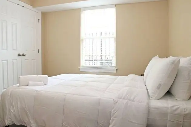 Apart Daire (LaSalle 1B · Centrally Located, Gate)