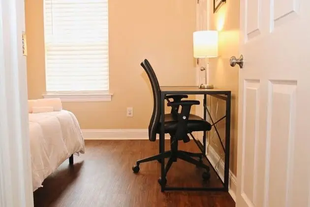 Apart Daire (LaSalle 1B · Centrally Located, Gate)