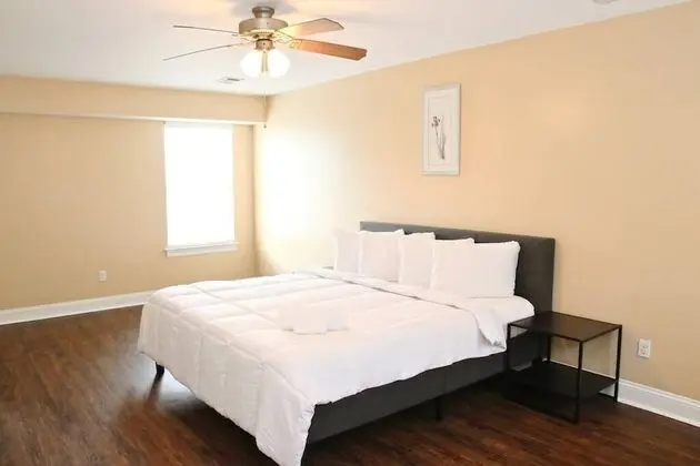 Apart Daire (LaSalle 1B · Centrally Located, Gate)