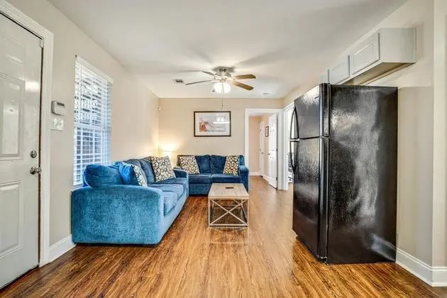 Apart Daire (LaSalle 1B · Centrally Located, Gate)