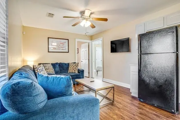 Apart Daire (LaSalle 1B · Centrally Located, Gate)