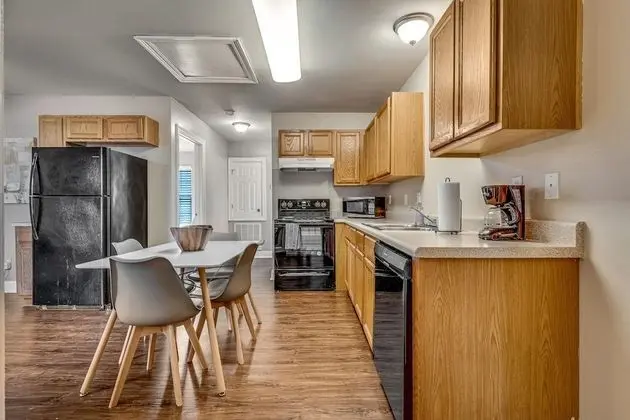 Apart Daire (LaSalle 2B · Huge 4BR Gated Apartmen)