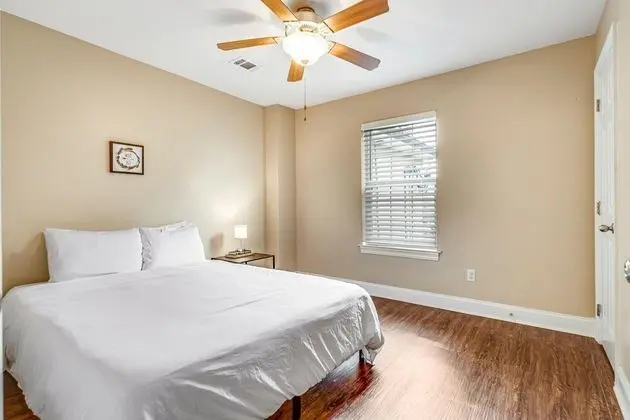 Apart Daire (LaSalle 2B · Huge 4BR Gated Apartmen)
