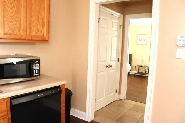 Apart Daire (LaSalle 2B · Huge 4BR Gated Apartmen)