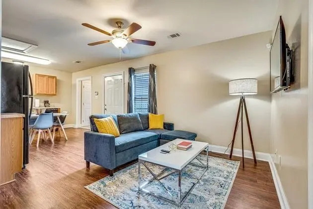 Apart Daire (LaSalle 2B · Huge 4BR Gated Apartmen)