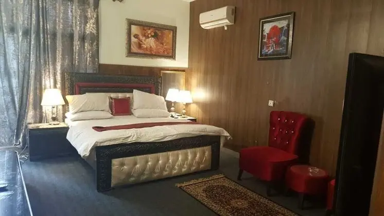 Deluxe Tek Büyük Yataklı Oda