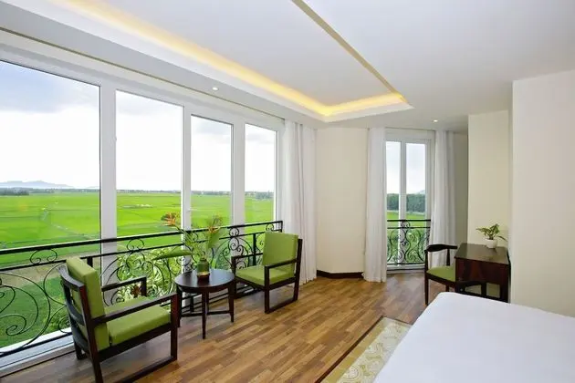 Grand Oda (Rice Field View)