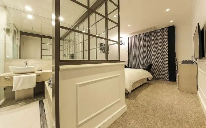 Deluxe Tek Büyük Yataklı Oda