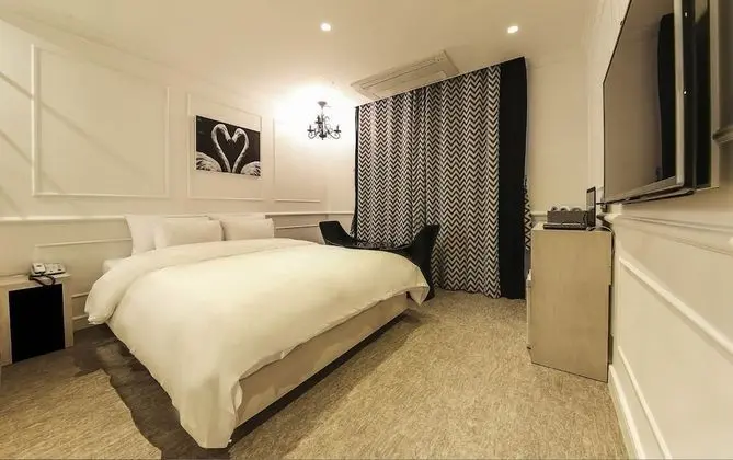 Deluxe Tek Büyük Yataklı Oda