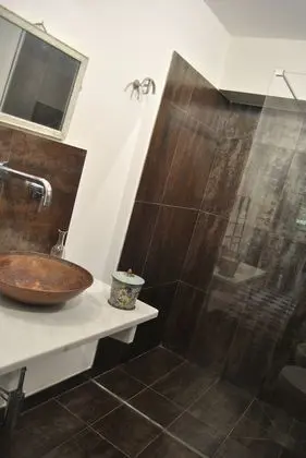 Design Üç Kişilik Oda, Özel Banyo