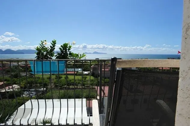 Dört Kişilik Oda, Balkon