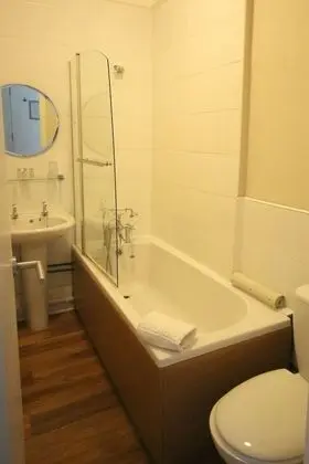 Tek Büyük Yataklı Oda, Banyolu/Duşlu, Deniz Manzaralı (Room3)