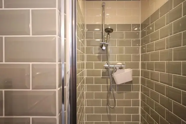 Tek Büyük Yataklı Oda, Banyolu/Duşlu, Zemin Kat (Room 2)